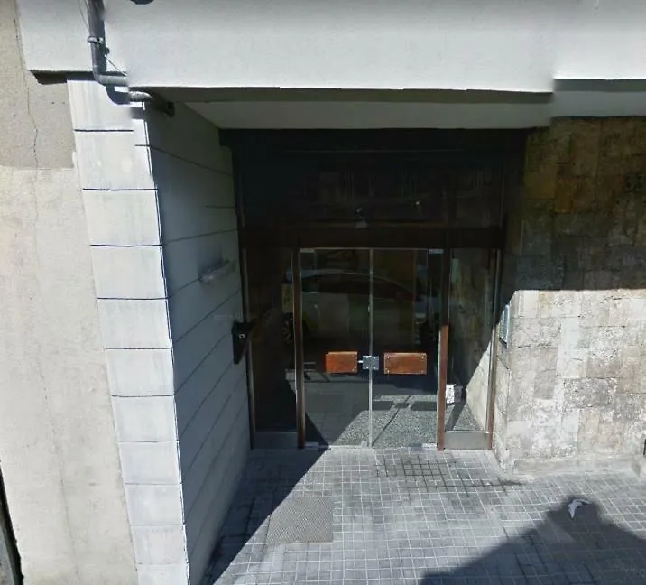 Three Bedroom Apartment In Sants Barcelona