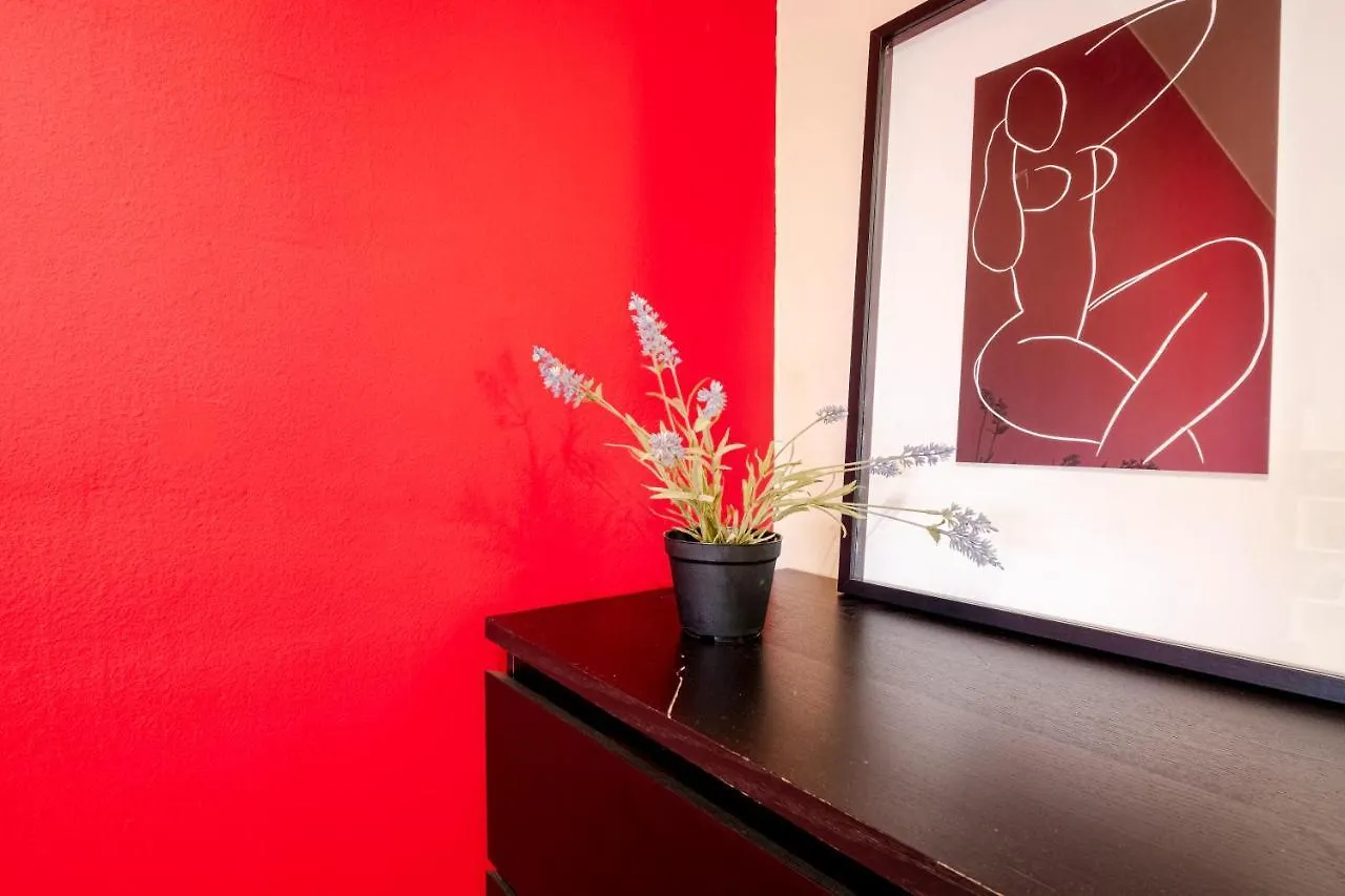 Three Bedroom Apartment In Sants Barcelona