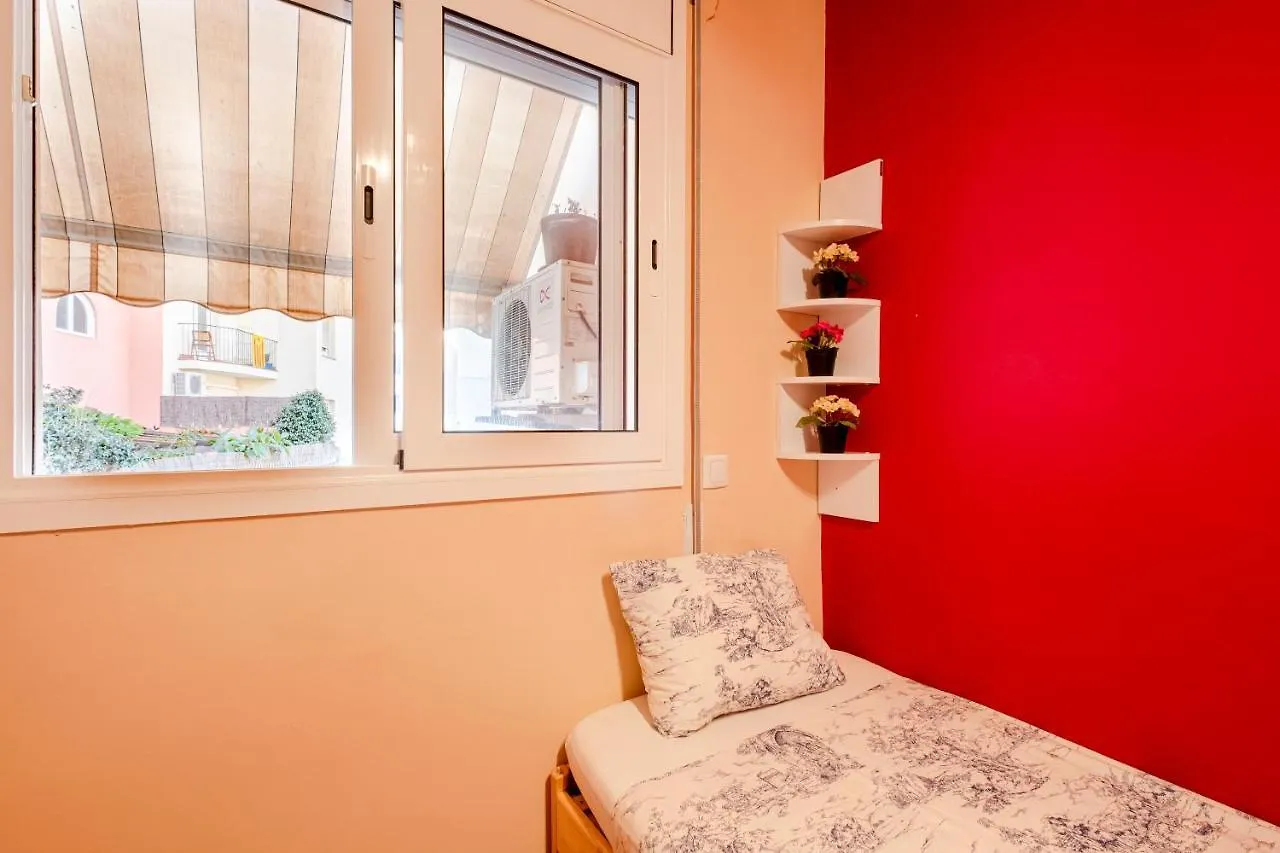 Three Bedroom Apartment In Sants Barcelona
