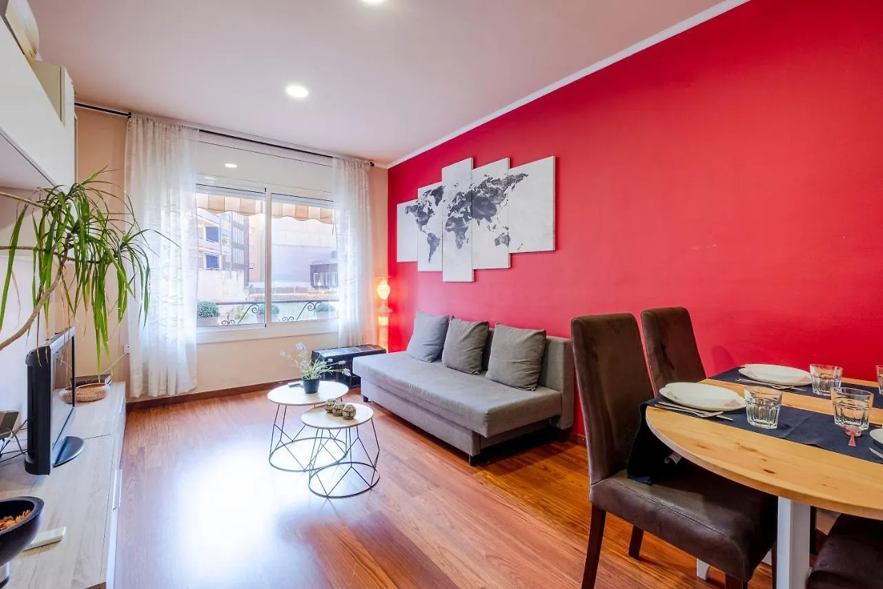 Three Bedroom Apartment In Sants Barcelona