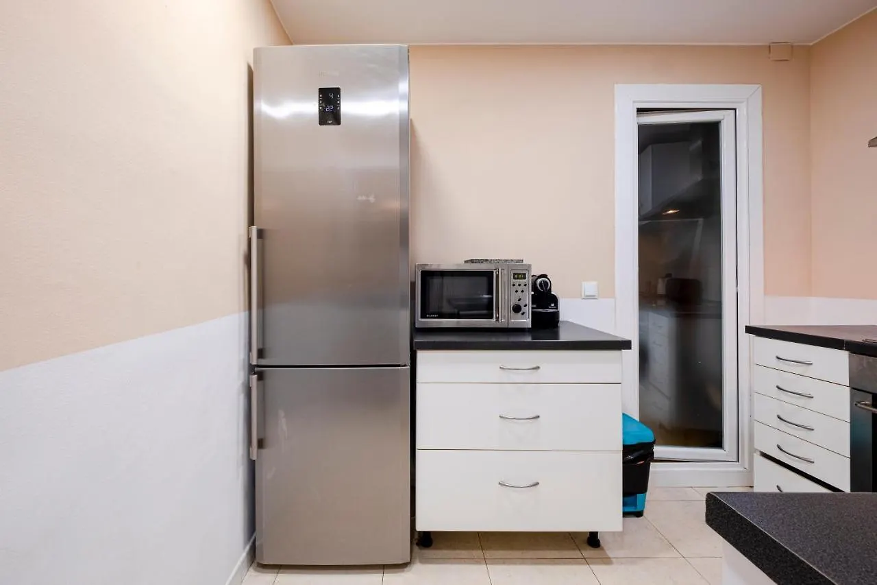 Three Bedroom Apartment In Sants Barcelona 0*,  España