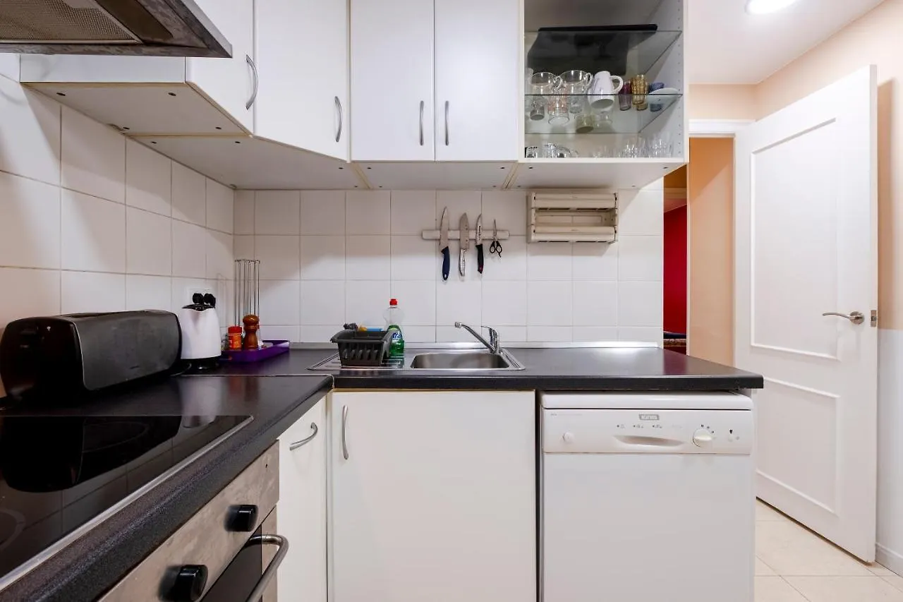 Three Bedroom Apartment In Sants Barcelona